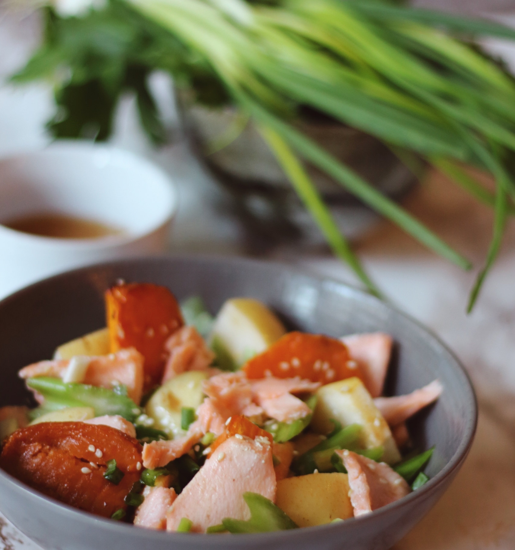 Salade de saumon rôti, nashi et patates douces