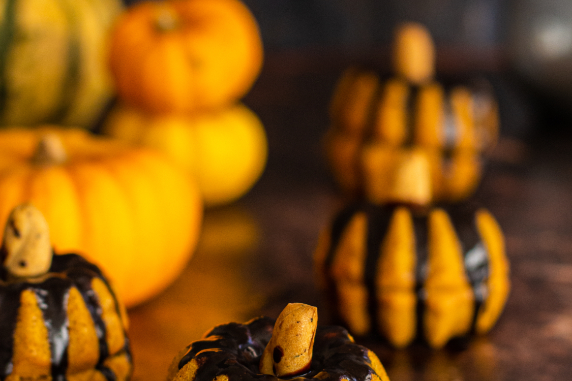 Pumpkin bundt cakes