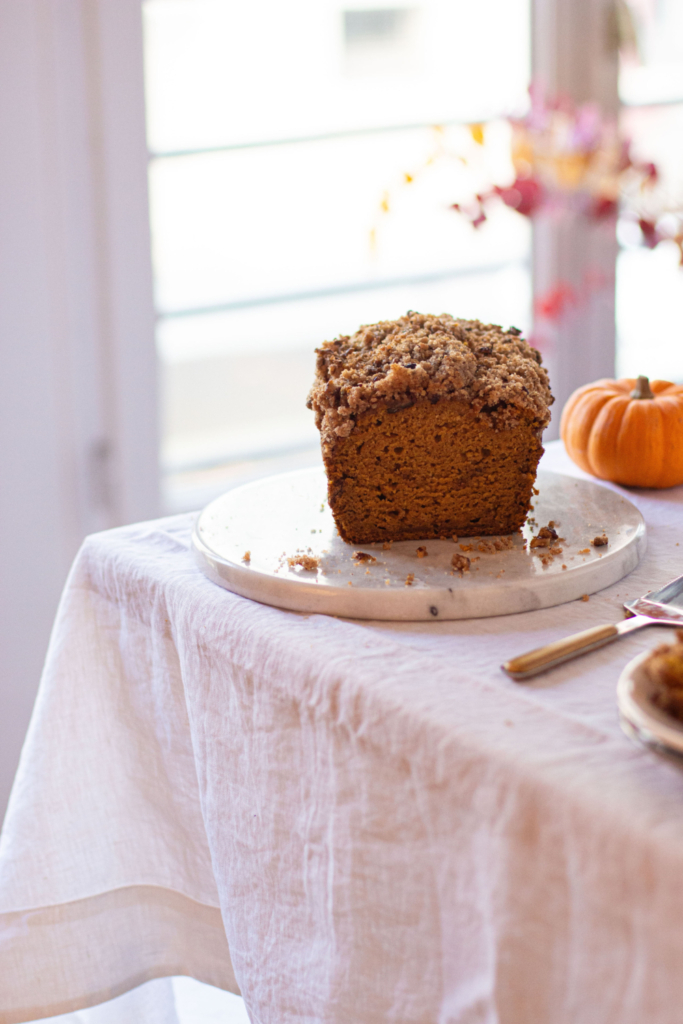 Pumpkin spice & pecan streusel bread